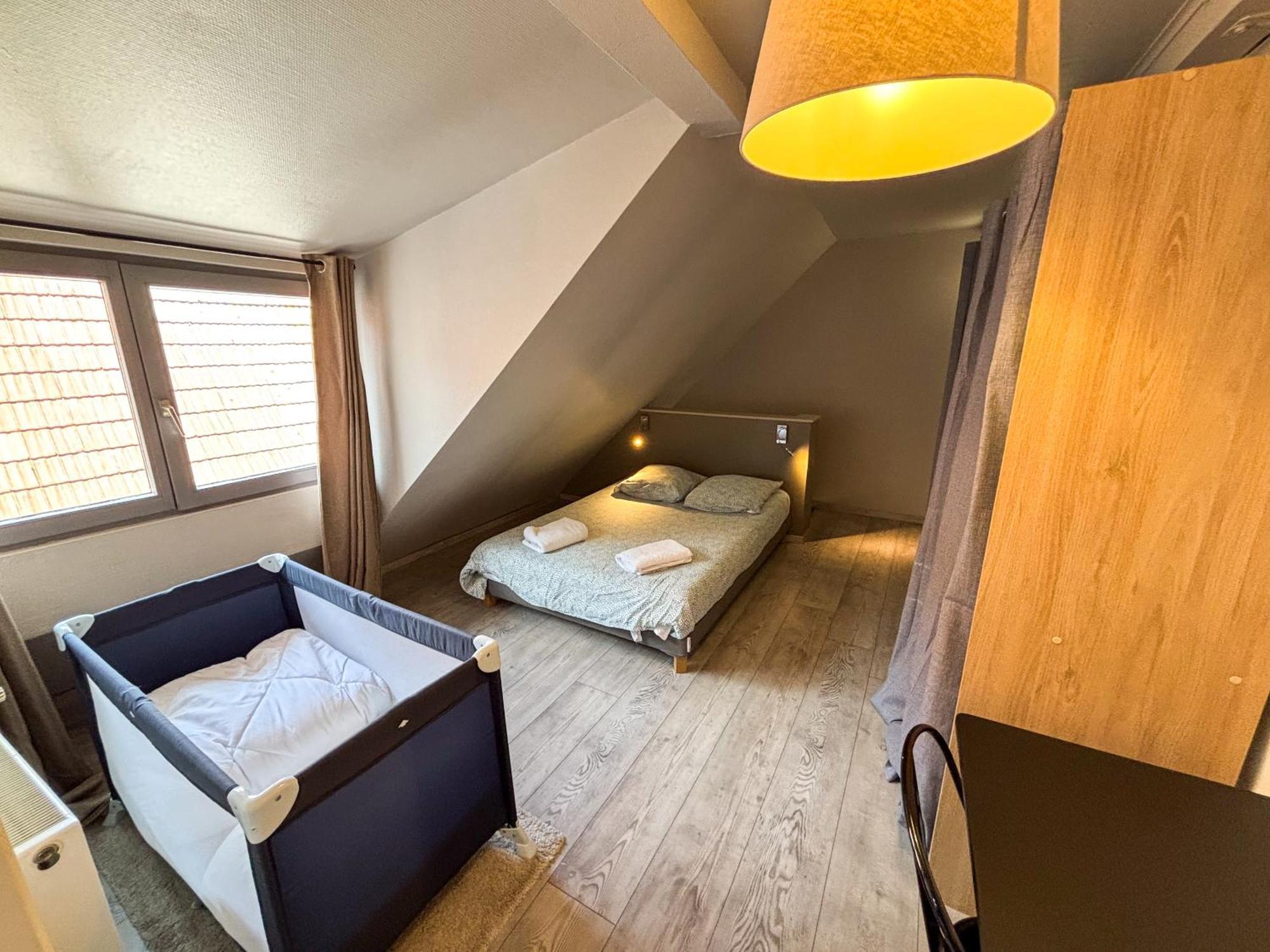 Le Pavillon Des Remparts - Commerces A Proximite - Centre-Ville - Appartement Cosy オベルネ エクステリア 写真
